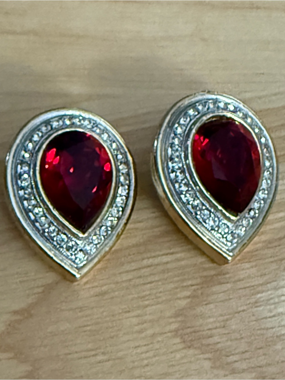 VTG 1980s Signed S.A.L. Swarovski Ruby Red Teardrop Clip-On Earrings pave rhines - Picture 4 of 14
